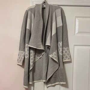 Chic Gray and Cream Women's Poncho